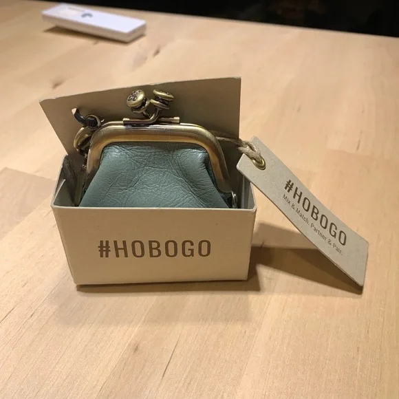 Hobo Intl NWT Leather Kisslock Purse W/ Dog Clip - Picture 2 of 5